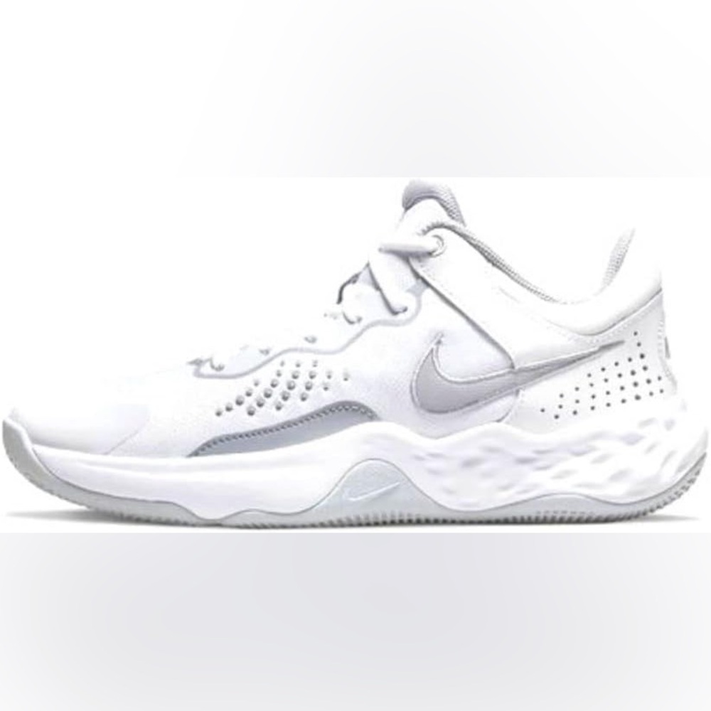 Men’s Nike Fly- By 3” White Basketball Shoes size 9